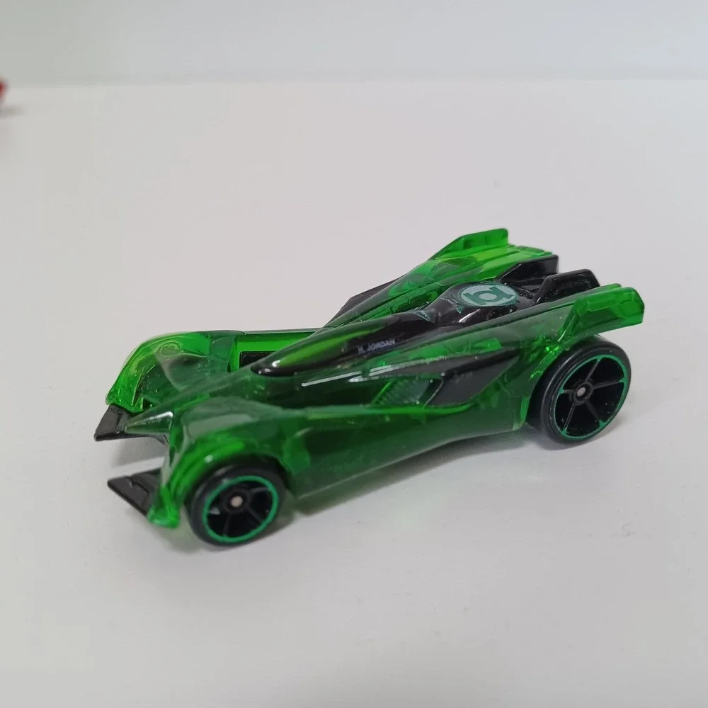 LOT of 4 Hot Wheels D.C.‎ Comics Collector Cars Vehicles